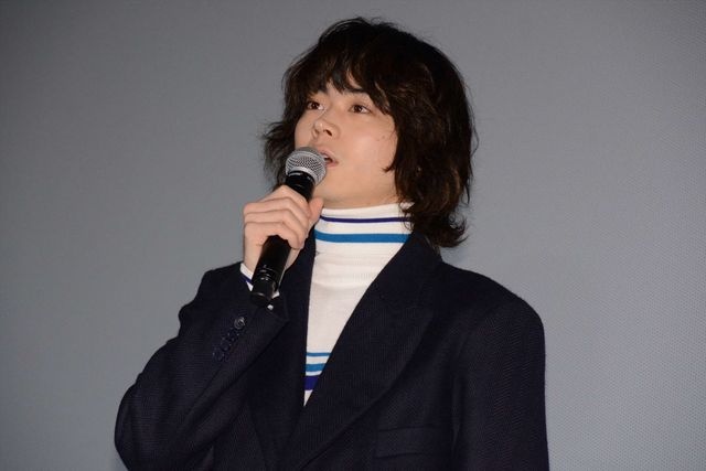 エア演奏しちゃう仲良しコンビ！菅田将暉＆桐谷健太『火花』大ヒット御礼舞台あいさつフォトギャラリー（18枚目）