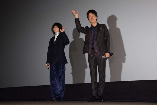 エア演奏しちゃう仲良しコンビ！菅田将暉＆桐谷健太『火花』大ヒット御礼舞台あいさつフォトギャラリー（24枚目）