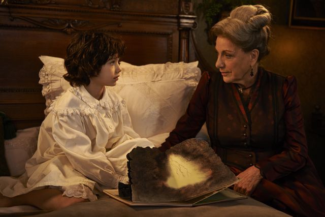 ロッテンマイヤーさん、子猫に気絶しそうになる　実写版「ハイジ」名場面集（3枚目）