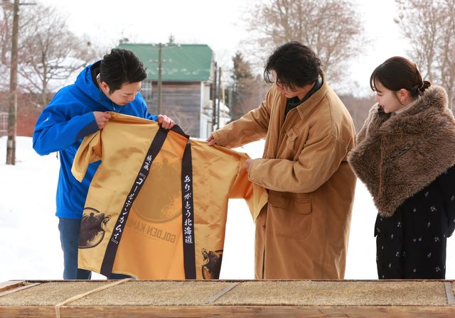 山崎賢人＆山田杏奈が北海道に！『ゴールデンカムイ』北海道開拓の村イベント（4枚目）