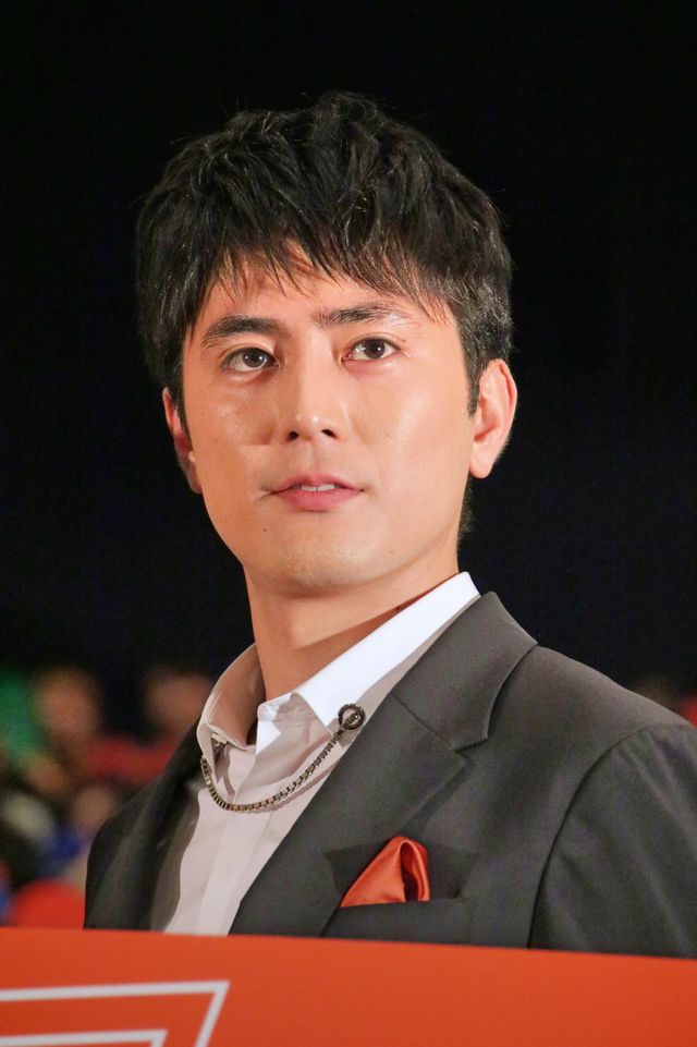 “女優”堀未央奈、超巨大タマゴから誕生！『ホットギミック　ガールミーツボーイ』完成披露（10枚目）