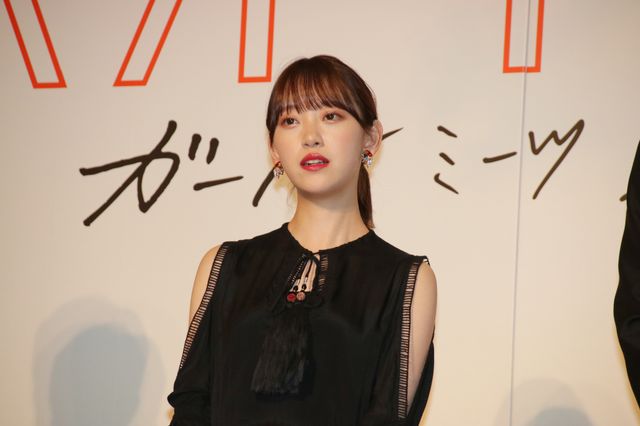 “女優”堀未央奈、超巨大タマゴから誕生！『ホットギミック　ガールミーツボーイ』完成披露（22枚目）