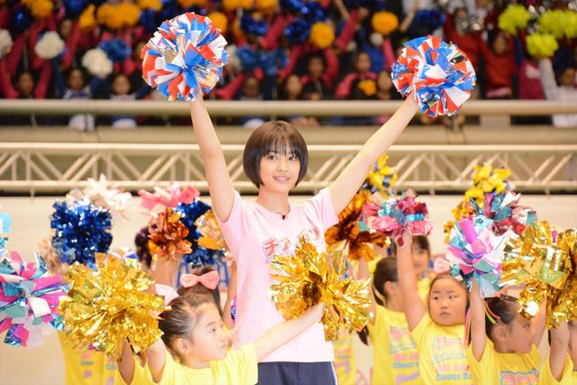 広瀬すず、中条あやみら『チア☆ダン』チーム、「全日本チアダンス選手権大会」で生ダンス！　画像ギャラリー（2枚目）