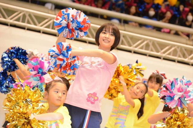 広瀬すず、中条あやみら『チア☆ダン』チーム、「全日本チアダンス選手権大会」で生ダンス！　画像ギャラリー（5枚目）