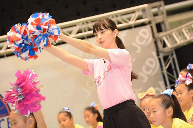 広瀬すず、中条あやみら『チア☆ダン』チーム、「全日本チアダンス選手権大会」で生ダンス！　画像ギャラリー（6枚目）