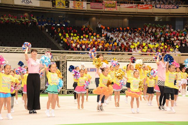 広瀬すず、中条あやみら『チア☆ダン』チーム、「全日本チアダンス選手権大会」で生ダンス！　画像ギャラリー（10枚目）