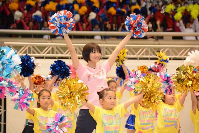広瀬すず、中条あやみら『チア☆ダン』チーム、「全日本チアダンス選手権大会」で生ダンス！　画像ギャラリー（11枚目）