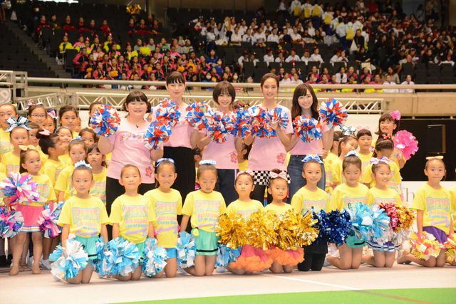 広瀬すず、中条あやみら『チア☆ダン』チーム、「全日本チアダンス選手権大会」で生ダンス！　画像ギャラリー（17枚目）