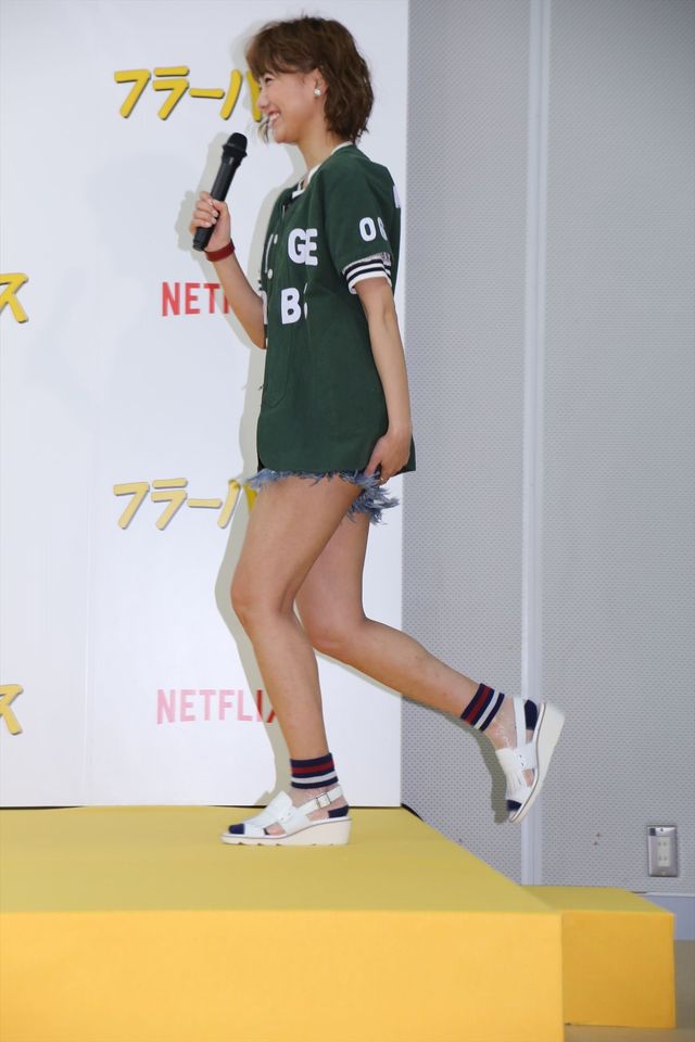 宮澤佐江、プロ声優の前で緊張！「フラーハウス」公開アフレコイベント写真ギャラリー（4枚目）