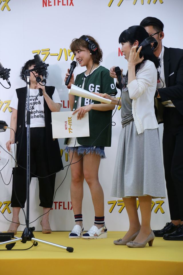 宮澤佐江、プロ声優の前で緊張！「フラーハウス」公開アフレコイベント写真ギャラリー（14枚目）