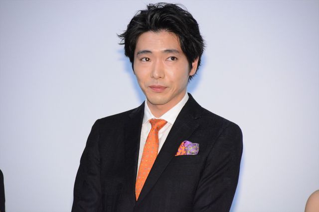 夏帆、真っ赤なドレス！映画『Red』公開記念舞台あいさつ（8枚目）