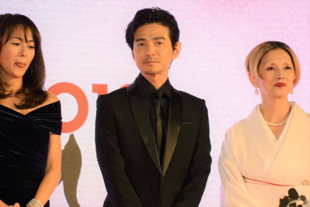 水川あさみ、美しいデコルテあらわなドレス姿！（5枚目）