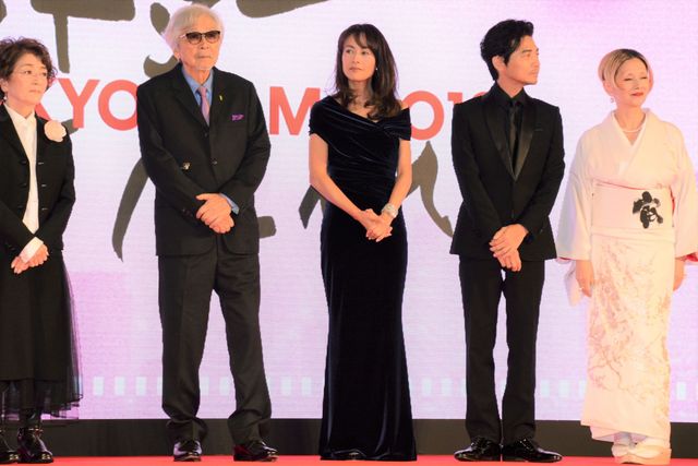 水川あさみ、美しいデコルテあらわなドレス姿！（9枚目）