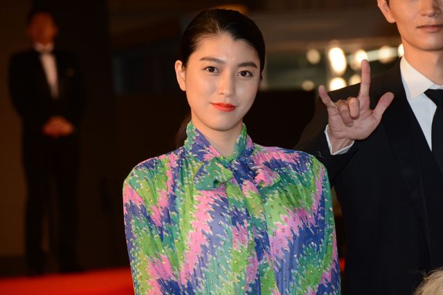 水川あさみ、美しいデコルテあらわなドレス姿！（24枚目）