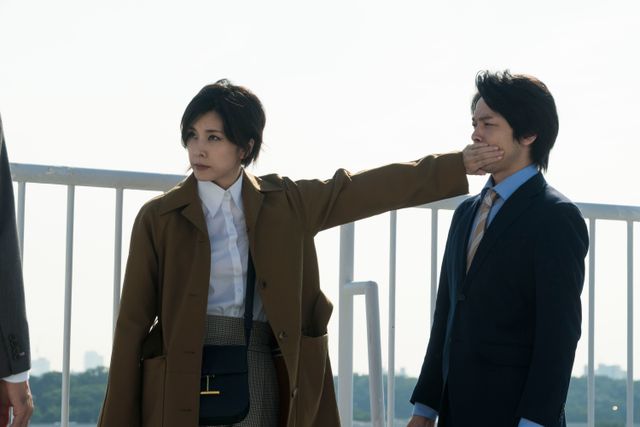 竹内結子ふんするシャーロックにタジタジ？【場面写真まとめ】（4枚目）