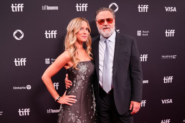 第50回トロント国際映画祭でのラッセル・クロウ＆ブリトニー・テリオット（2枚目）