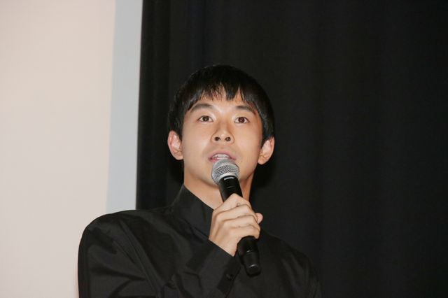 YOSHI×菅田将暉×仲野太賀、マスクを被って登場！『タロウのバカ』完成披露上映会（2枚目）