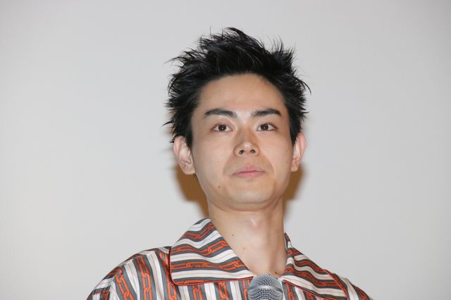 YOSHI×菅田将暉×仲野太賀、マスクを被って登場！『タロウのバカ』完成披露上映会（3枚目）