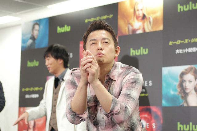 井戸田潤、五郎丸ポーズ披露！ドラマ「HEROES Reborn/ヒーローズ・リボーン」イベントギャラリー（2枚目）