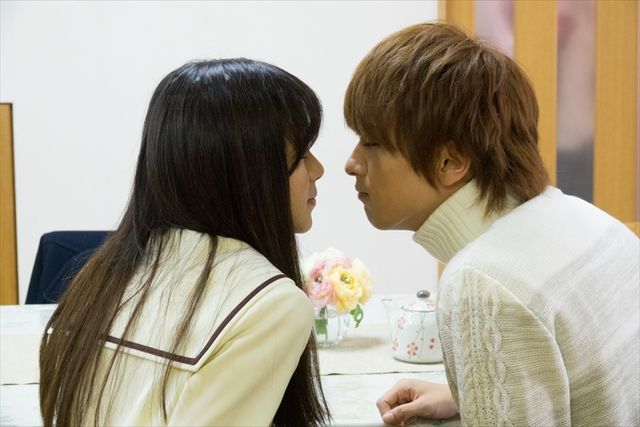 横浜流星、キス寸前…！ウブすぎる恋模様『兄友』場面写真：フォトギャラリー