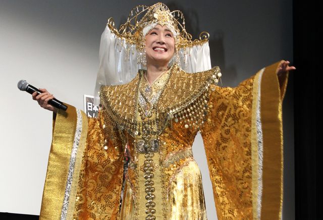 小林幸子 芸能生活50年で初のprイベント 豪華衣装で会場を圧倒 シネマトゥデイ