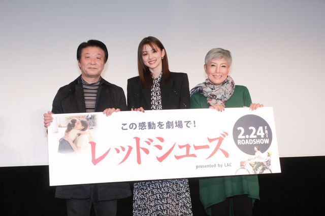 9頭身！朝比奈彩、驚異のスタイル（4枚目）