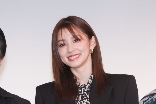 9頭身！朝比奈彩、驚異のスタイル（5枚目）