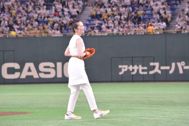 カイロ・レン＆ストームトルーパーが野球場を悪に染めようと登場！「スター・ウォーズナイター」（10枚目）