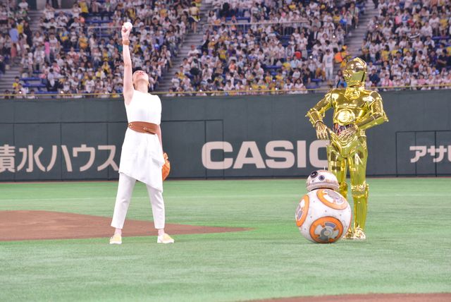 カイロ・レン＆ストームトルーパーが野球場を悪に染めようと登場！「スター・ウォーズナイター」（13枚目）