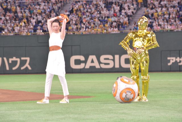 カイロ・レン＆ストームトルーパーが野球場を悪に染めようと登場！「スター・ウォーズナイター」（14枚目）