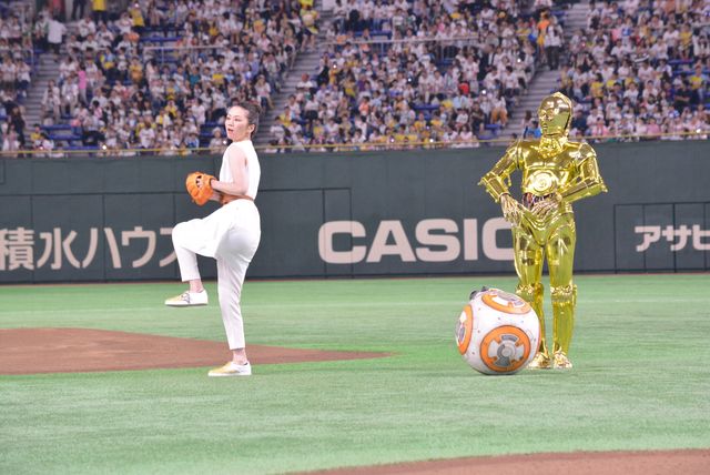 カイロ・レン＆ストームトルーパーが野球場を悪に染めようと登場！「スター・ウォーズナイター」（15枚目）