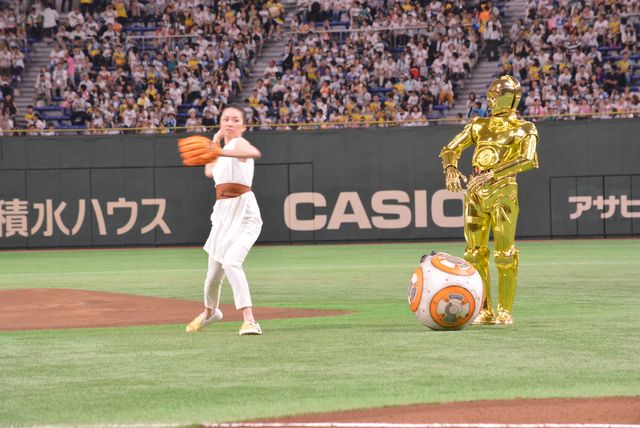 カイロ・レン＆ストームトルーパーが野球場を悪に染めようと登場！「スター・ウォーズナイター」（17枚目）