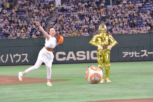 カイロ・レン＆ストームトルーパーが野球場を悪に染めようと登場！「スター・ウォーズナイター」（19枚目）