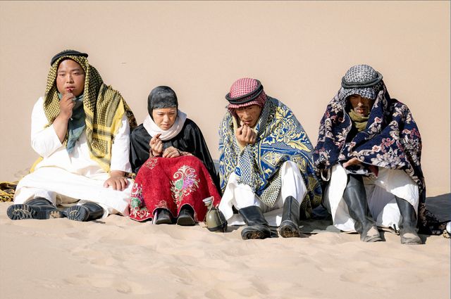 乃木たちが死の砂漠へ…「VIVANT」第2話場面写真（ネタバレあり）：フォトギャラリー