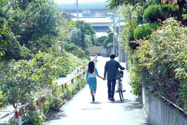 中村倫也＆窪塚洋介がほほ笑む…『ファーストラヴ』場面カット＜全10枚＞（10枚目）