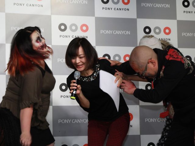 鳥居みゆき、ゾンビ軍団と共演！　フォトギャラリー：フォトギャラリー