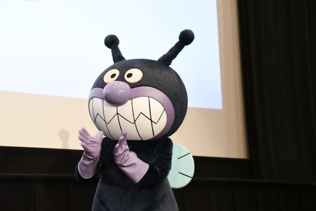 『それいけ！アンパンマン　きらめけ！アイスの国のバニラ姫』公開記念舞台あいさつ（3枚目）