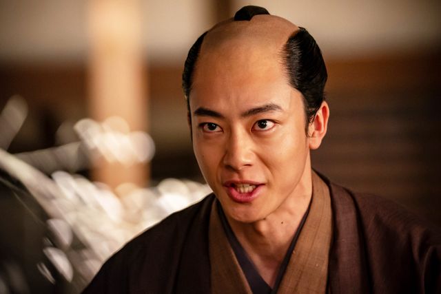 松平定信（井上祐貴）が意次（渡辺謙）とバッチバチ！「べらぼう」場面写真（6枚目）