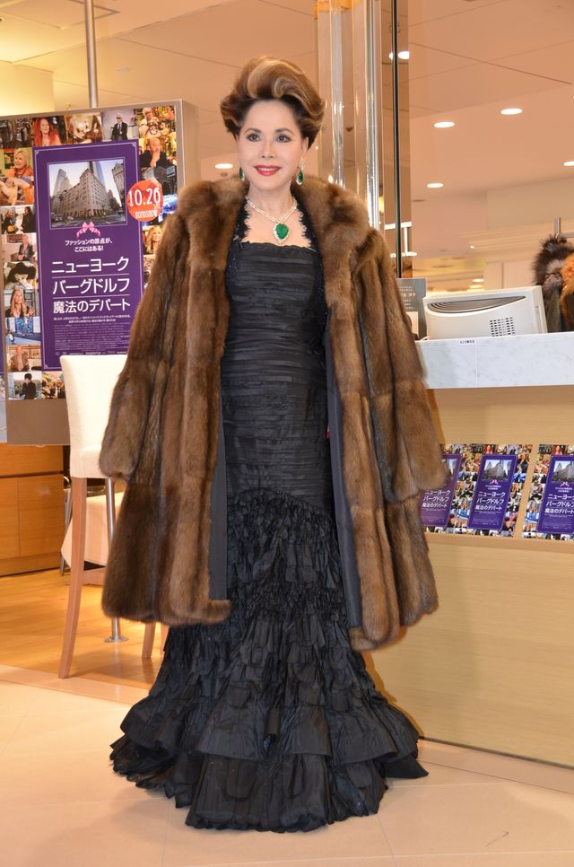 3～4,000万円の毛皮を羽織るデヴィ夫人…フォトギャラリー（2枚目）