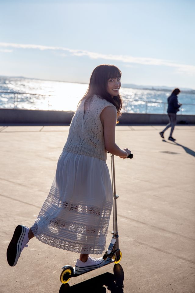 橋本環奈、大人っぽい表情…！写真集「NATUREL」：フォトギャラリー