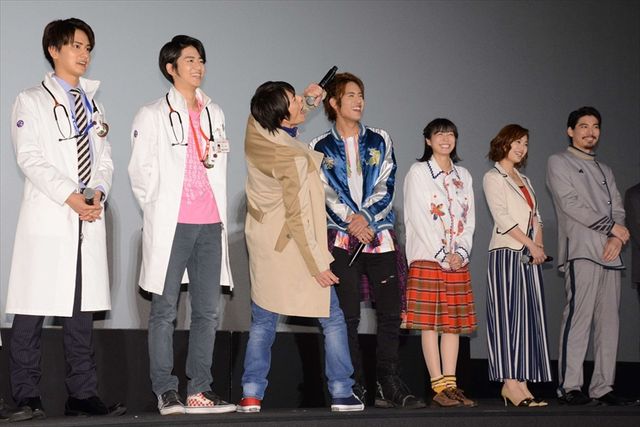 御成役・柳喬之、JK役の土屋シオンも登場！映画『仮面ライダー平成ジェネレーションズ FINAL ビルド＆エグゼイドwithレジェンドライダー』初日舞台あいさつ（3枚目）