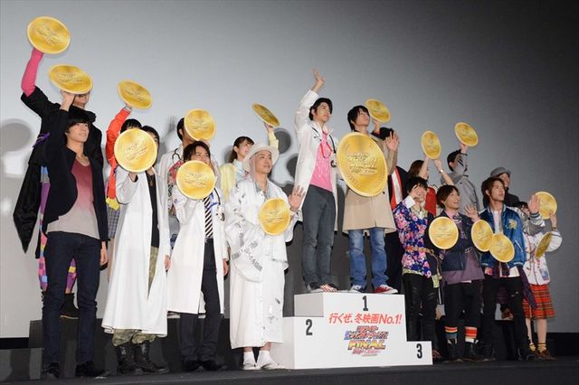 御成役・柳喬之、JK役の土屋シオンも登場！映画『仮面ライダー平成ジェネレーションズ FINAL ビルド＆エグゼイドwithレジェンドライダー』初日舞台あいさつ（34枚目）