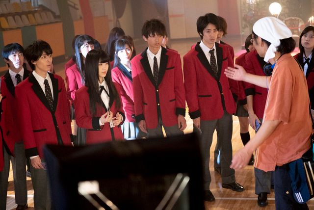 浜辺美波主演『映画　賭ケグルイ』メイキング写真（2枚目）