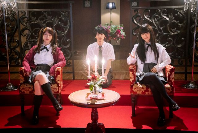 浜辺美波主演『映画　賭ケグルイ』メイキング写真（3枚目）