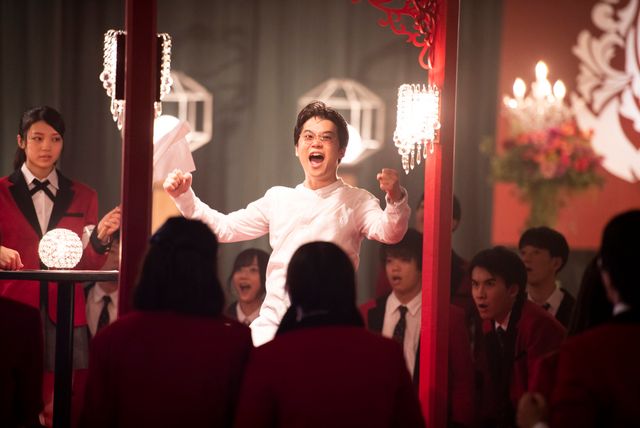 浜辺美波主演『映画　賭ケグルイ』メイキング写真（5枚目）