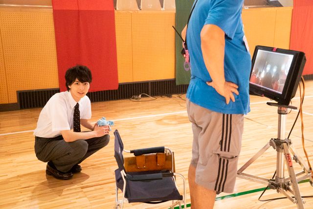 浜辺美波主演『映画　賭ケグルイ』メイキング写真（11枚目）