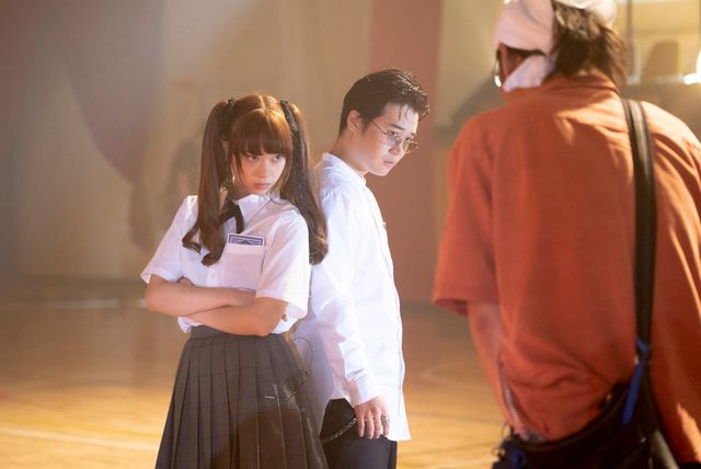 浜辺美波主演『映画　賭ケグルイ』メイキング写真（13枚目）