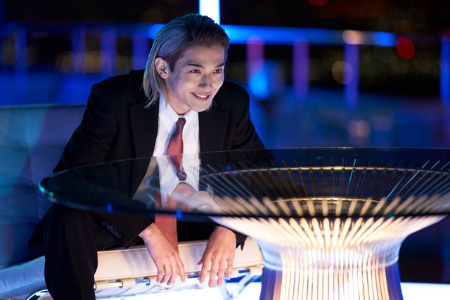 横浜流星、かっこよすぎ！映画『嘘喰い』場面カット（2枚目）