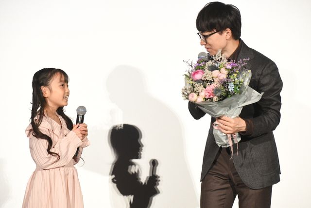 松村北斗、さわやかなほほ笑み！映画『すずめの戸締まり』御礼“お返し申す”舞台あいさつ（16枚目）