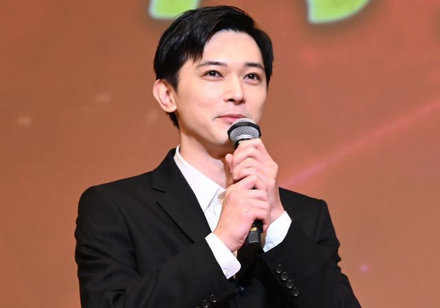 エランドール賞授賞式にゲストとして登壇した吉沢亮